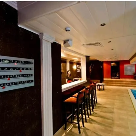 Private In Grand Monastery Апартамент