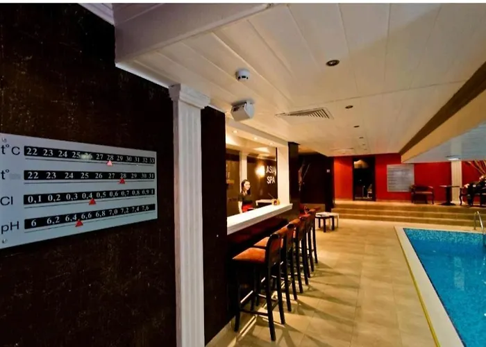 Private In Grand Monastery Апартамент